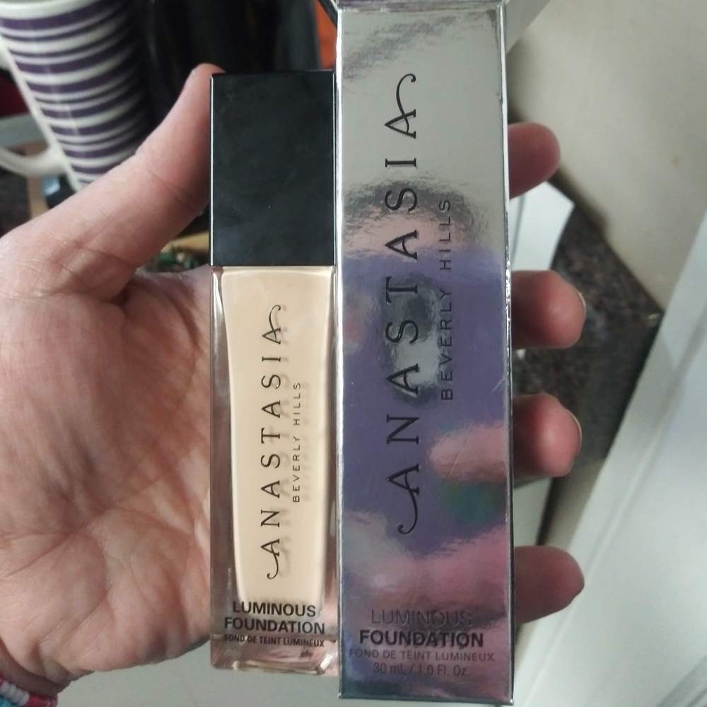 Anastasia Beverly Hills shade 120W